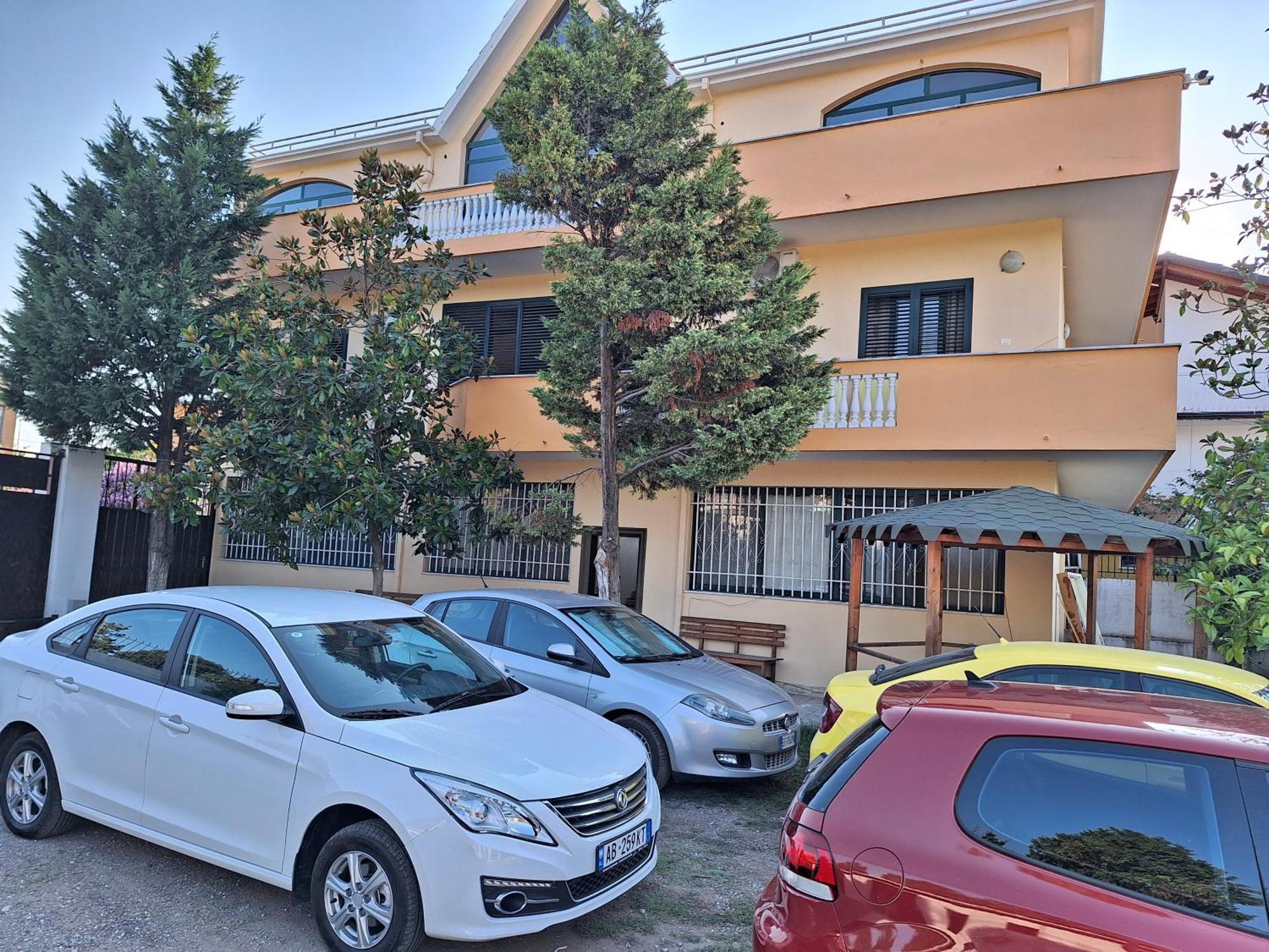 Sunrise Guest House ชโคเดอร์ ภายนอก รูปภาพ