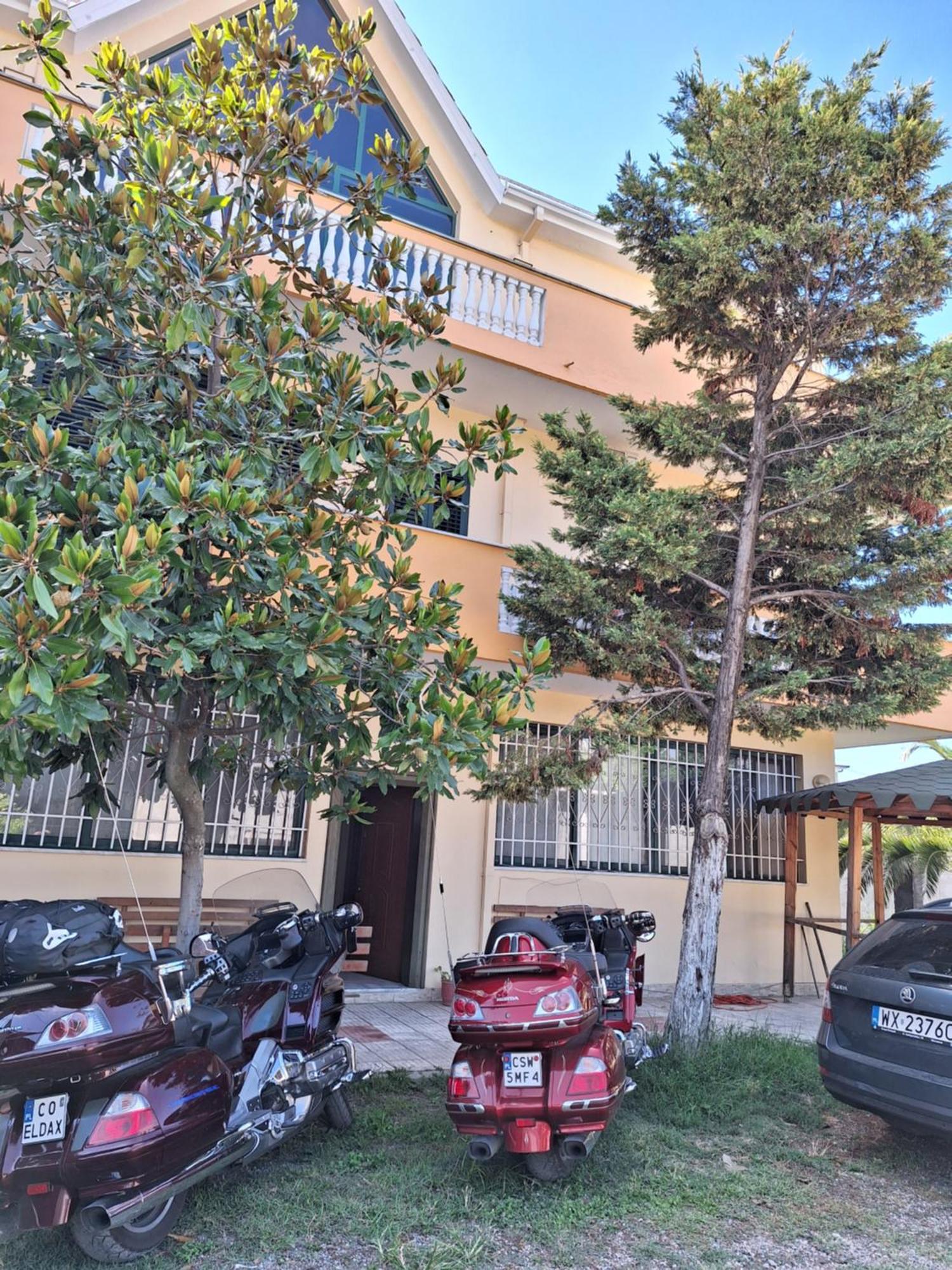 Sunrise Guest House ชโคเดอร์ ภายนอก รูปภาพ