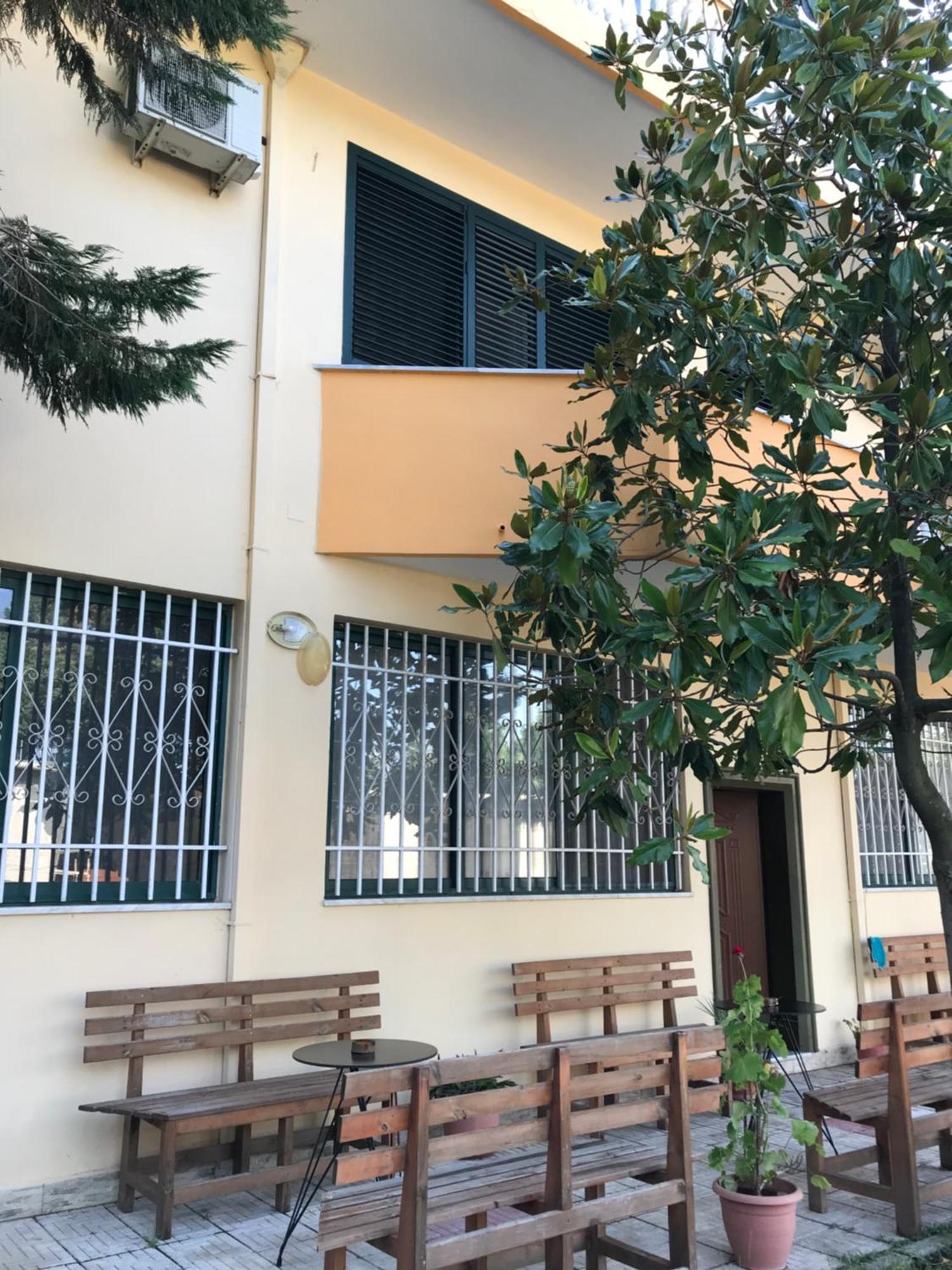 Sunrise Guest House ชโคเดอร์ ภายนอก รูปภาพ